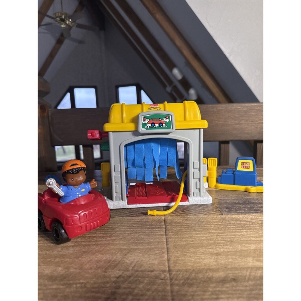 Fisher Price Little People Gas & Go Car Wash Playset W/ Tow Truck, 1 Figure VTG